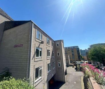 Flat, Montague Court, Montague Hill South, Bristol, BS2 - Photo 4