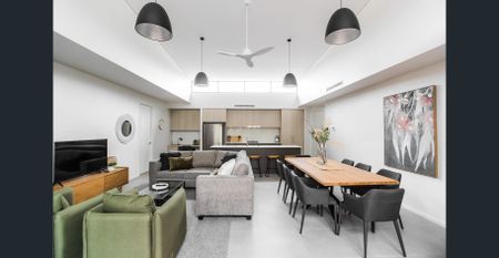 Unfurnished 3-Bedroom 2-Bathroom with a Huge Balcony | Pets Allowed | Wi-Fi Included - Photo 2