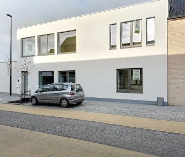 Volledig gerenoveerd gelijkvloers appartement in nostalgische liggi... - Photo 2