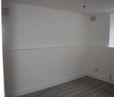 Gleneagle Road, London, SW16 - Photo 3