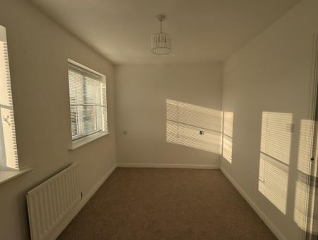 2 bedroom end of terrace house to rent - Photo 3