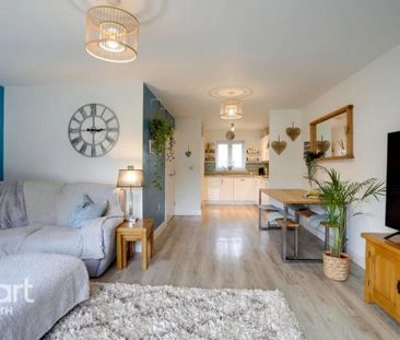 4 bedroom detached house to rent - Photo 1