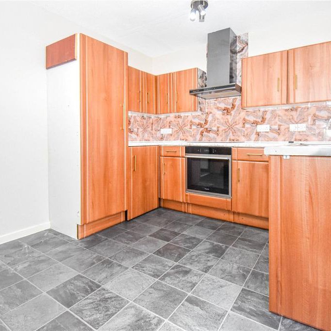 2 bedroom end of terrace house to rent - Photo 1