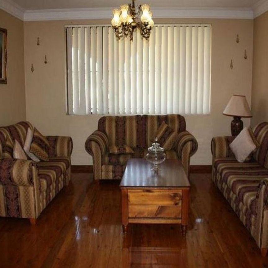 Spacious 4 Bedroom Home - Photo 1