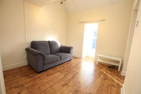 1 bedroom Apartment to let - Photo 5