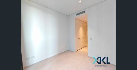 Luxurious Apartment in Award-Winning Infinity Apartment [Unfurnished] - Photo 2