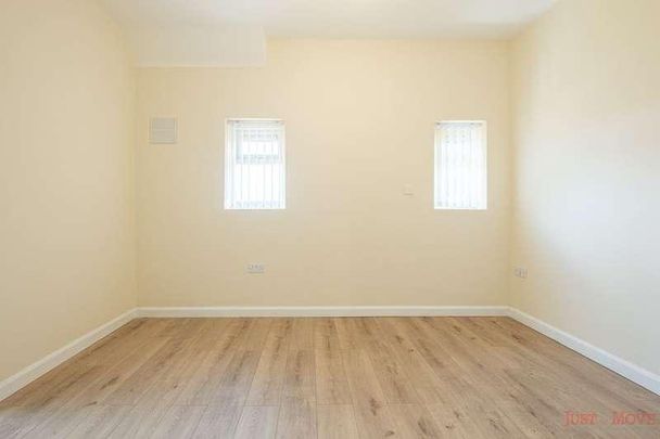 Flat, Selwyn Road, Birmingham, B16 - Photo 1