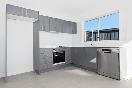 12a Gazelle Crescent, Fletcher NSW 2287 - House For Rent | Domain - Photo 2
