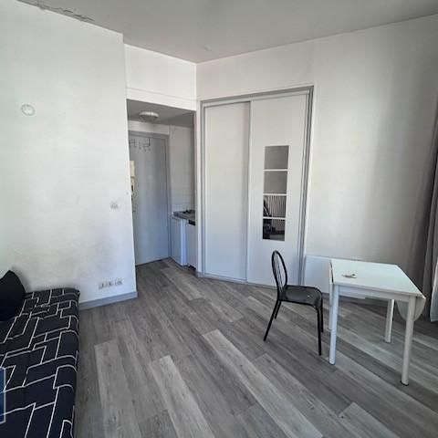 Location Appartement 1 pièce 17m² POITIERS 86000 - Photo 1