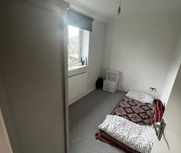 2 Bed Maisonette, Sandhills, SM6 - Photo 1