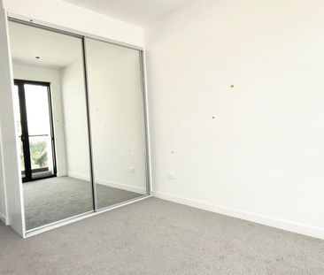 Brand New Four Bedrooms Three-Level Luxury Townhouse - Spacious, St... - Photo 1