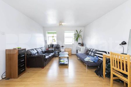 Located minutes to Stoke Newington overground and all local amenities - Photo 2