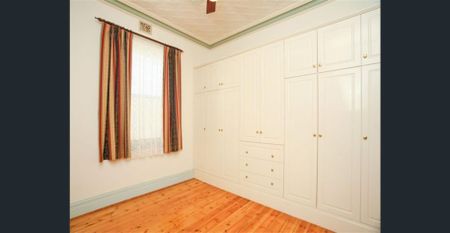 Classic single front character cottage - Photo 4