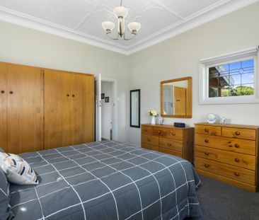 Sunny and stand alone! - Photo 1