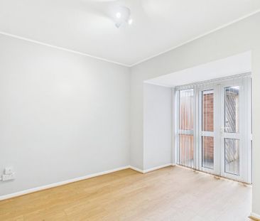 4 bedroom terraced house to rent - Photo 2