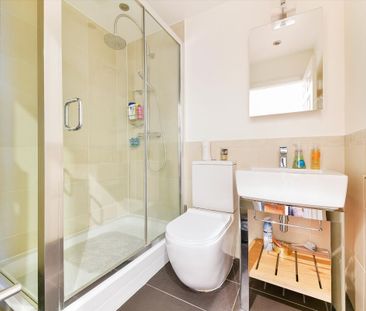 A well laid out lateral apartment in a beautiful Victorian Villa set in Belsize Park NW3. - Photo 2