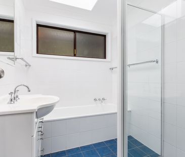 COMFORT & CONVENIENCE! - Photo 4