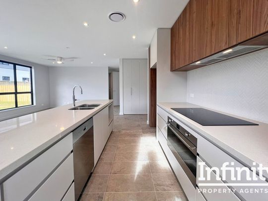 Brand New Luxury Family Home - Photo 1