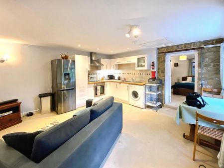 1 bedroom semi-detached bungalow to rent - Photo 2