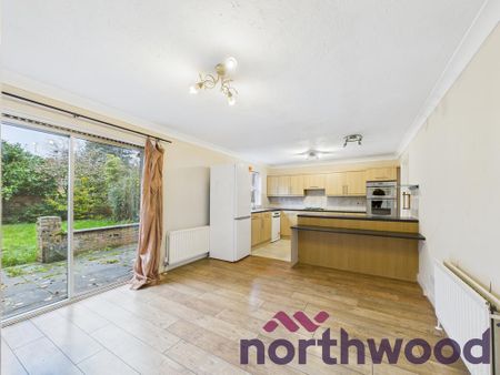 4 bedroom detached house to rent - Photo 4