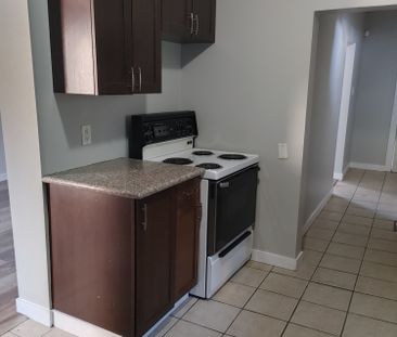 1368 ATHOL 3 BEDROOMS - Photo 2