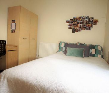 8 bedroom terraced house to rent - Photo 6