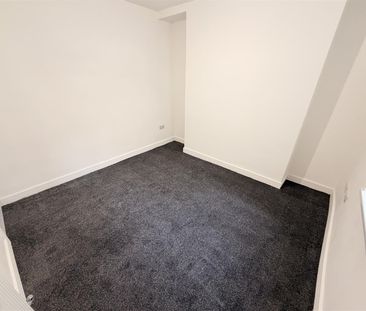 House - Terraced For Rent Pentreguinea Road, Swansea - Photo 5