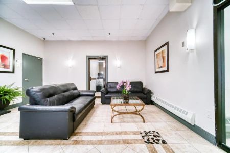 King Andrew — 2 Bedroom - Photo 2