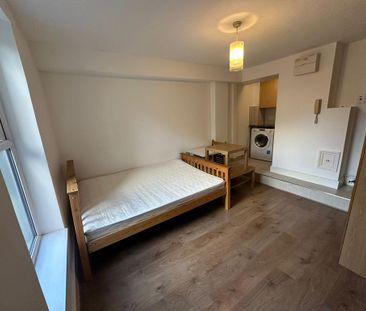 Studio to rent - Photo 2