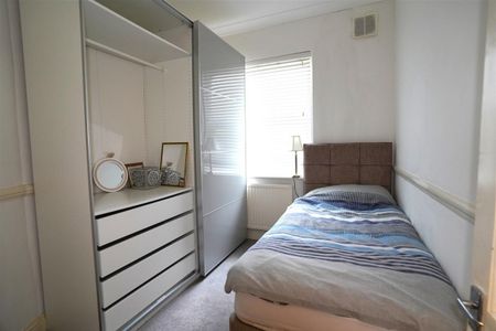 Westcliff Avenue, Westcliff-On-Sea - Photo 5