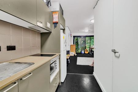 1 Bedroom Apartment Large Premium - Photo 3