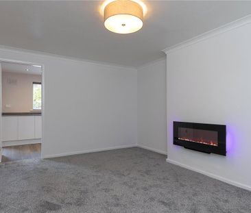 3 bedroom end of terrace house to rent - Photo 3