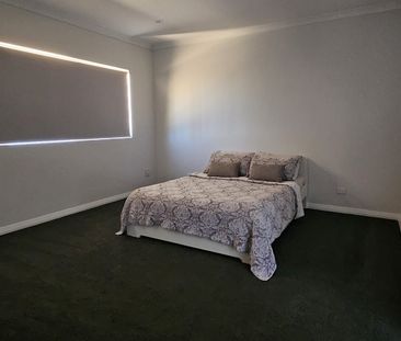 Baskerville - Photo 1