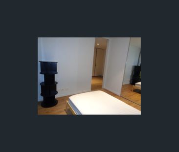 Fully furnished 2 Bedrooms Apartment Central of North Melbourne - Photo 2