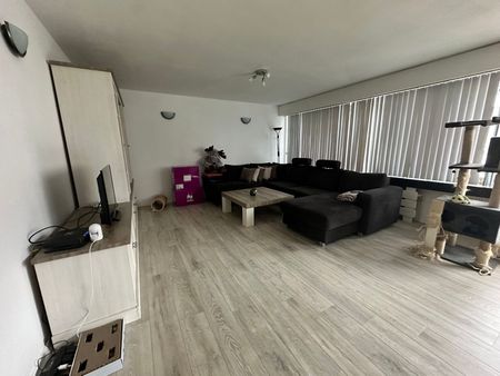 TE HUUR - ruim appartement met 3 slaapkamers - Foto 3