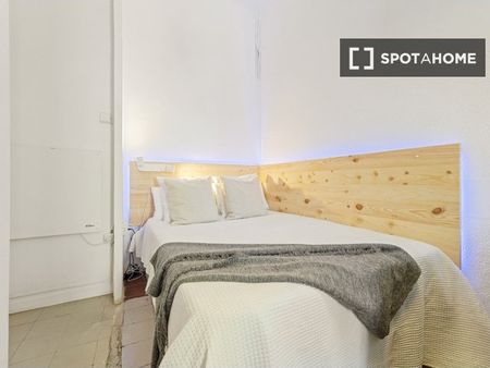 barcelona, Catalonia 08009 - Photo 3