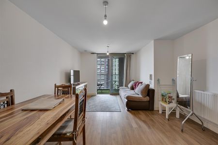 Flat To Let - Photo 2