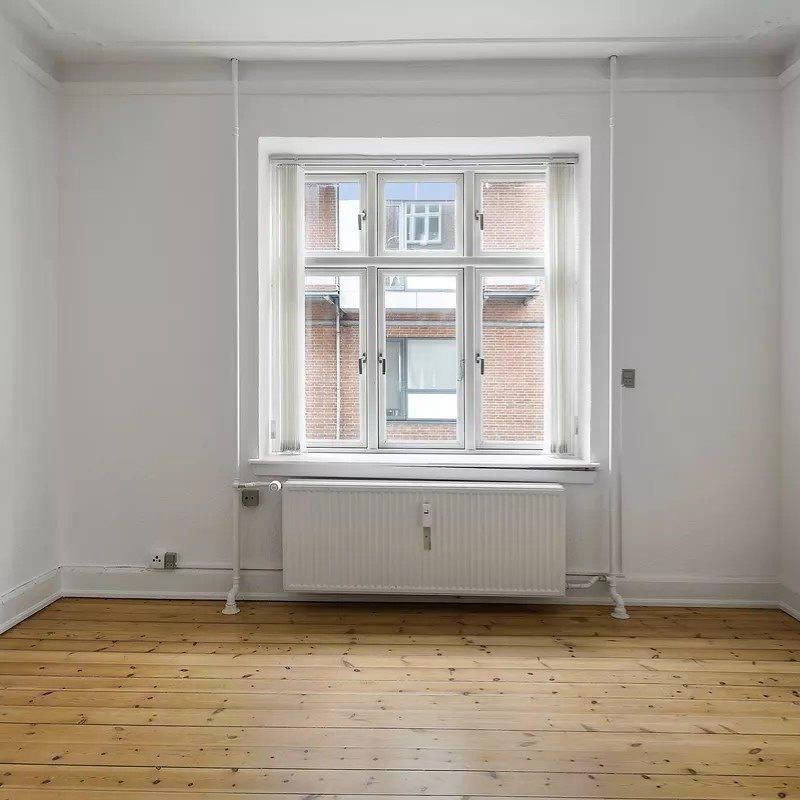 <b>SKØN 2-VÆRELSES LEJLIGHED I AALBORG VESTBY</b><br> - Foto 1