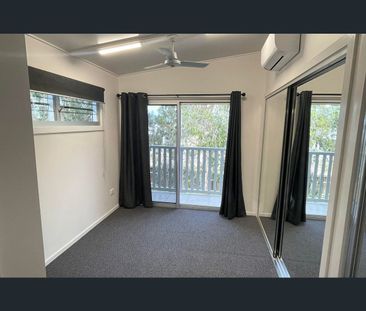 21B Darter Street, Oonoonba, Qld 4811 - Photo 2