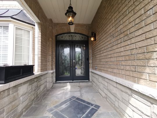 For Lease - 48 Barberry Crescent, Richmond Hill, Ontario - Photo 1