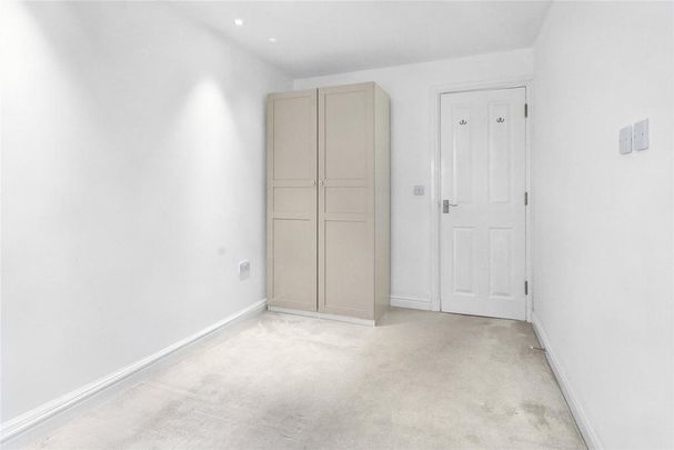 4 bedroom semi-detached house to rent - Photo 1