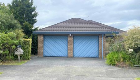 Extended Family Welcome - Photo 5