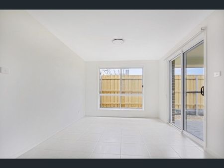 Sophisticated Four-Bedroom Home in a Convenient Location !!! - Photo 4