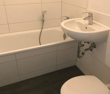 Moderne 3-Raum-Wohnung mit Balkon – zentral, hell & mit 250-€-Bauma... - Foto 5