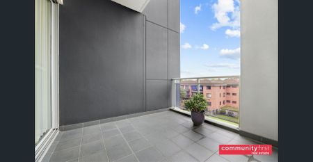 Luxurious Apartment Living - Photo 4