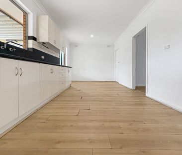 Spacious Family Home tucked away in a beautiful quiet street! - Photo 4