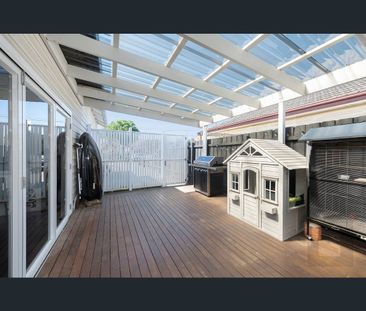 4 Barton Street, West Footscray, Vic 3012 - Photo 5