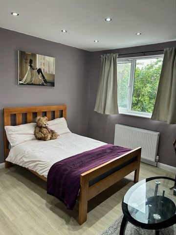 Studio Flat, Highfield Avenue, NW11 - Photo 2