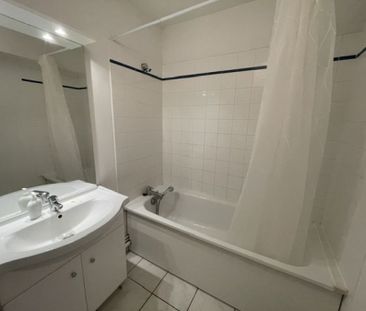 T1 BIS EN RESIDENCE SECURISEE AVEC PARKING AERIEN - Photo 4