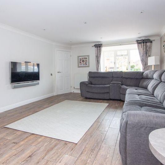 4 bedroom detached house to rent - Photo 1